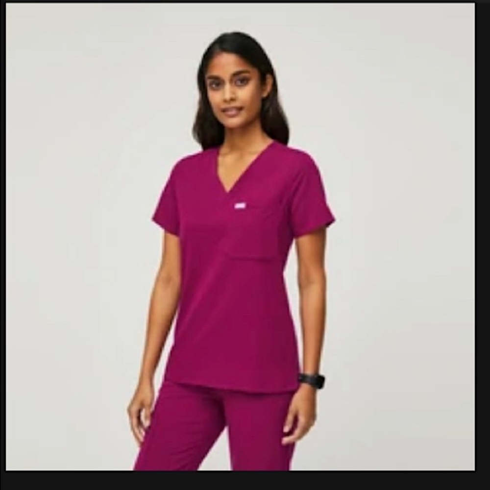 Figs Scrub top